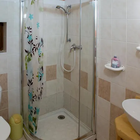 Albert בית הארחה